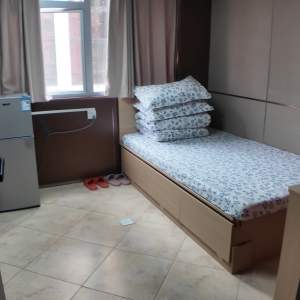 旺角通菜街139号608-精装studio大床房地铁步行4分，理工乘巴士11分钟可到达，工作就读都可选