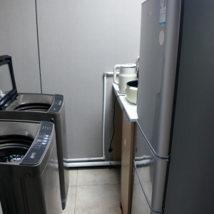 旺角通菜街139号608-精装studio大床房地铁步行4分，理工乘巴士11分钟可到达，工作就读都可选