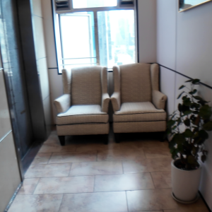 旺角通菜街139号608-精装studio大床房地铁步行4分，理工乘巴士11分钟可到达，工作就读都可选