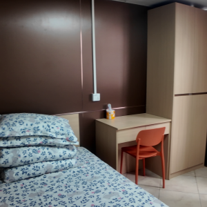 旺角通菜街139号610-精装studio大床房地铁步行4分，理工乘巴士11分钟可到达，工作就读都可选