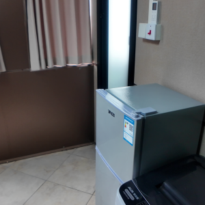 旺角通菜街139号610-精装studio大床房地铁步行4分，理工乘巴士11分钟可到达，工作就读都可选