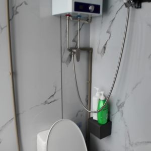 旺角通菜街139号610-精装studio大床房地铁步行4分，理工乘巴士11分钟可到达，工作就读都可选