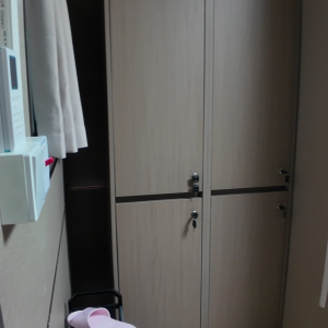 旺角通菜街139号612-精装四人间带独立卫生间，地铁步行4分，理工乘巴士11分钟可到达，工作就读都可选