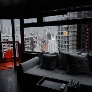 中环The Jonathan服务式loft复式公寓-半山黄金地段，港大优选15分钟内地铁可达