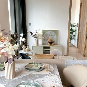 西营盘轻奢住宅服务式公寓两室一厅套房-地铁步行2分可达，港大绝配步行6分地铁1站