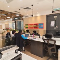 湾仔会展六国中心17楼共享办公室-靠窗开放式固定卡位