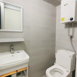 花园街超值朝东大房studioC房-旺角站两分钟到理工有直达巴士，工作就读都可