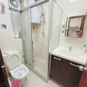 泰怡大厦6楼公寓套间A室-四室一厅近太子旺角东，理工巴士直达女生优选