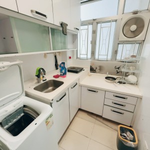 泰怡大厦6楼公寓套间B/C室-四室一厅近太子旺角东理工巴士直达女生优选