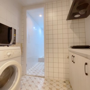 泰怡大厦4楼公寓套间C房-四室一厅近太子旺角东理工巴士直达女生优选