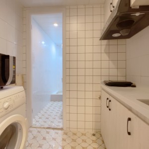 泰怡大厦4楼公寓套间D房-四室一厅近太子旺角东理工巴士直达女生优选