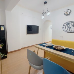 泰怡大厦4楼公寓套间D房-四室一厅近太子旺角东理工巴士直达女生优选