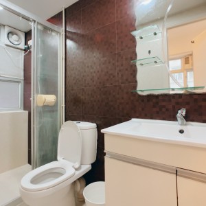 泰怡大厦2楼公寓套间C室-四室两卫近太子旺角东理工巴士直达仅限男生