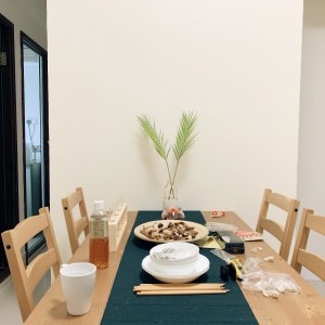 旺角繁华区荣高大厦三室一厅套间C室-大客厅厨卫隐私性好，楼下步行4分有巴士站购物中心男生优选