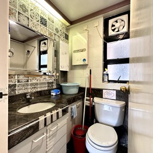 沙田区马鞍山新港城K座女生3人宿舍-中文大学巴士10分，教育大学巴士32分