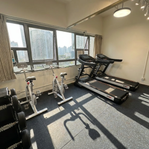 观塘东九龙鸿图道服务式公寓E房-城市大学浸会大学地铁13分钟直达，科技大学可选