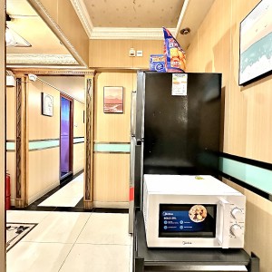 太子站附近东乐大楼公寓-独卫单间带电梯洗衣房，距理工浸会均巴士10分钟，城大地铁两站，都会巴士直达