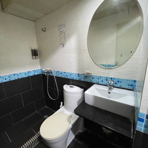 太子站附近东乐大楼公寓-独卫单间带电梯洗衣房，距理工浸会均巴士10分钟，城大地铁两站，都会巴士直达