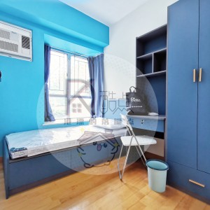 大埔新达广场4座女生六人五室双卫套间-教育大学巴士15分钟可达，中文大学地铁直达通勤25分，出门即大埔墟地铁站，周边商圈丰富生活便利