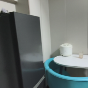 上环威灵顿街160-164号莲香楼5楼双人间-15分钟通勤到港大，也可20分钟到理工，靠近中环中心