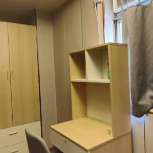 上环威灵顿街160-164号莲香楼3楼双人间-15分钟通勤到港大，也可20分钟到理工，靠近中环中心