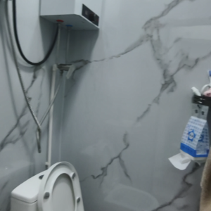 上环威灵顿街160-164号莲香楼3楼双人间-15分钟通勤到港大，也可20分钟到理工，靠近中环中心