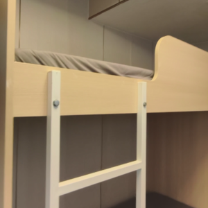 上环威灵顿街160-164号莲香楼3楼双人间-15分钟通勤到港大，也可20分钟到理工，靠近中环中心