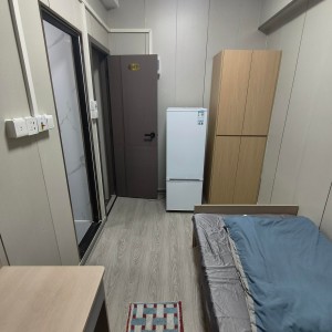 尖沙咀73号独卫大单间全新家私102-理工步行五分，都会巴士15分，地铁站步行5分，位置绝佳