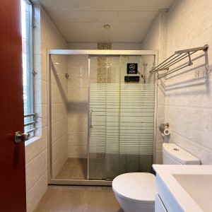 KONE独卫单间-步行旺角地铁站🚇3分钟；油麻地地铁站🚇3分钟,理工巴士9分钟直达，10/11/12/13楼