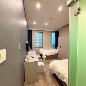 KONE男生专属独卫双人间-步行旺角地铁站🚇3分钟；油麻地地铁站🚇3分钟，理工巴士9分钟直达