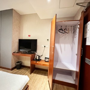 KONE六楼独卫双人间-步行旺角地铁站🚇3分钟；油麻地地铁站🚇3分钟，理工巴士9分钟直达