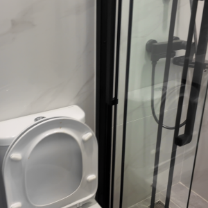 旺角黑布街一室一厅公寓B房-旺角步行350米， 理工城大浸会都会全部20分钟内到达，真正的油尖旺中心