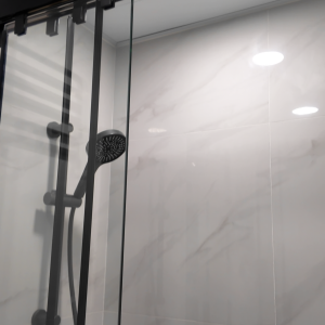 旺角黑布街一室一厅公寓B房-旺角步行350米， 理工城大浸会都会全部20分钟内到达，真正的油尖旺中心