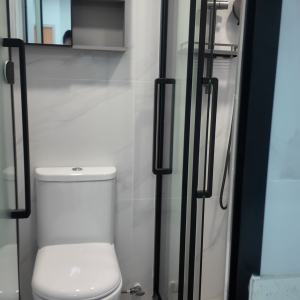 旺角黑布街一室一厅公寓C房-旺角步行350米， 理工城大浸会都会全部20分钟内到达，真正的油尖旺中心