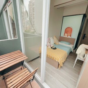 金钟秀华坊港大新春超值特价studio带阳台D房-三分钟到金钟，港大全程18分钟，仅有两间手慢无！