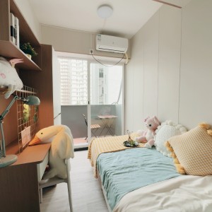 金钟秀华坊港大新春超值特价studio带阳台D房-三分钟到金钟，港大全程18分钟，仅有两间手慢无！