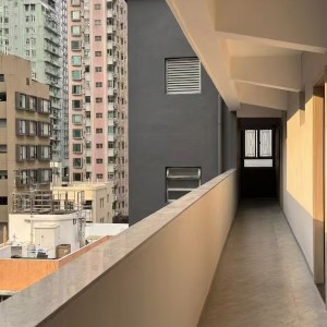 金钟秀华坊港大新春超值特价studio带阳台D房-三分钟到金钟，港大全程18分钟，仅有两间手慢无！