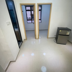 九龙侨园2楼B房两室一厅-步行可达浸会！步行+巴士只要11分钟，城市大学19分钟即到