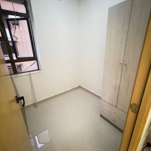 九龙侨园2楼B房两室一厅-步行可达浸会！步行+巴士只要11分钟，城市大学19分钟即到