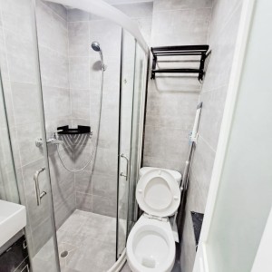 筲箕湾1楼B房studio-地铁站步行3分，港大通勤30分钟，到铜锣湾16分，工作党可选