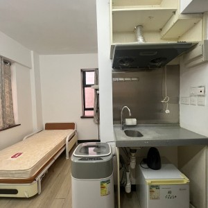 尖沙咀龙记大厦5楼C房studio-巴士到理工仅需4分！步行仅需700米！简直是天花板级别