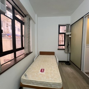 尖沙咀龙记大厦5楼C房studio-巴士到理工仅需4分！步行仅需700米！简直是天花板级别