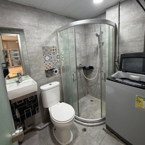 尖沙咀龙记大厦2楼C房studio-巴士到理工仅需4分！步行仅需700米！天花板级别的双校可选