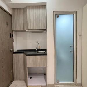 尖沙咀龙记大厦2楼C房studio-巴士到理工仅需4分！步行仅需700米！天花板级别的双校可选