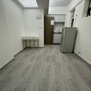 尖沙咀金马伦道6楼E房studio-巴士到理工仅需6分！步行750米！尖沙咀地铁160米，楼下很多小吃店充分满足房源后你的胃