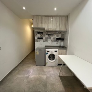 尖沙咀金马伦道4楼F房studio-巴士到理工仅需6分！步行750米！尖沙咀地铁160米，楼下很多小吃店充分满足房源后你的胃