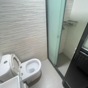 旺角分行大廈8楼C房studio-都会大学步行+巴士13分钟到校！理工步行+港铁20分钟即达，旺角地铁站130米