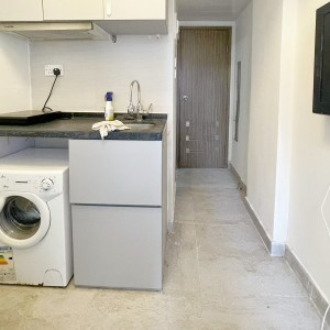 北角东发大厦5楼C房studio-地铁北角站步行3分钟，港大通勤24分钟，理工东铁线过海仅需25分钟即达。周边多巴士站、小巴站