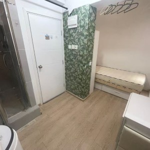 尖沙咀中间道远东大厦14楼H室A房studio-7k+享受尖沙咀尖东双地铁包围，步行只需3分钟！理工通勤步行+港铁1站11分钟到校，纯步行1.3公里，