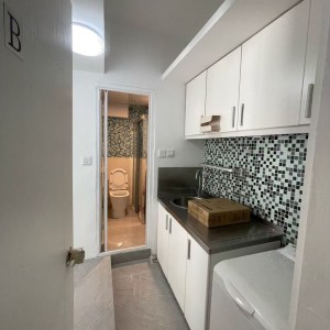 铜锣湾宝明大厦9楼L室B房一房一厅-铜锣湾站步行3分，港大通勤步行+港铁19分钟即达，理工巴士18分钟到校